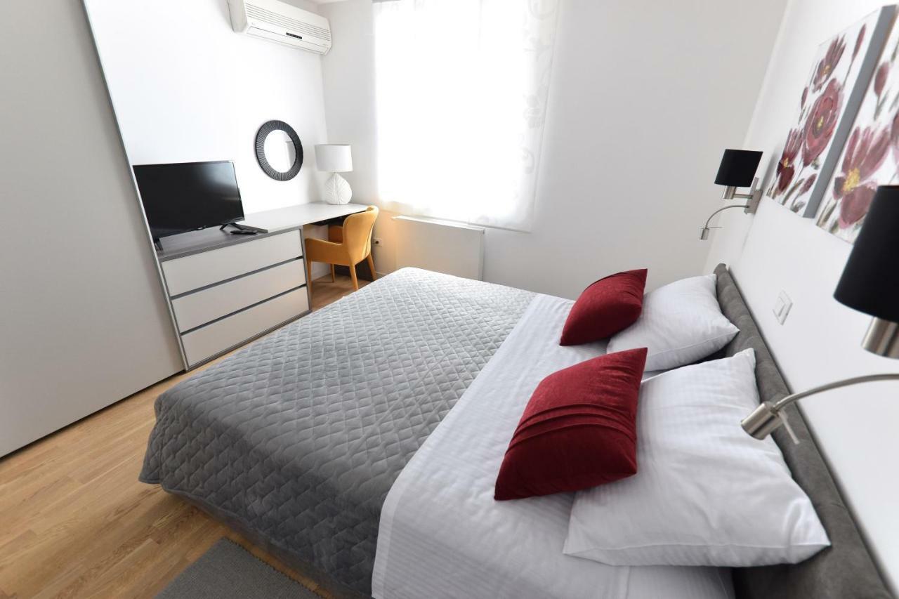 Apartment Vostan Pula Bagian luar foto