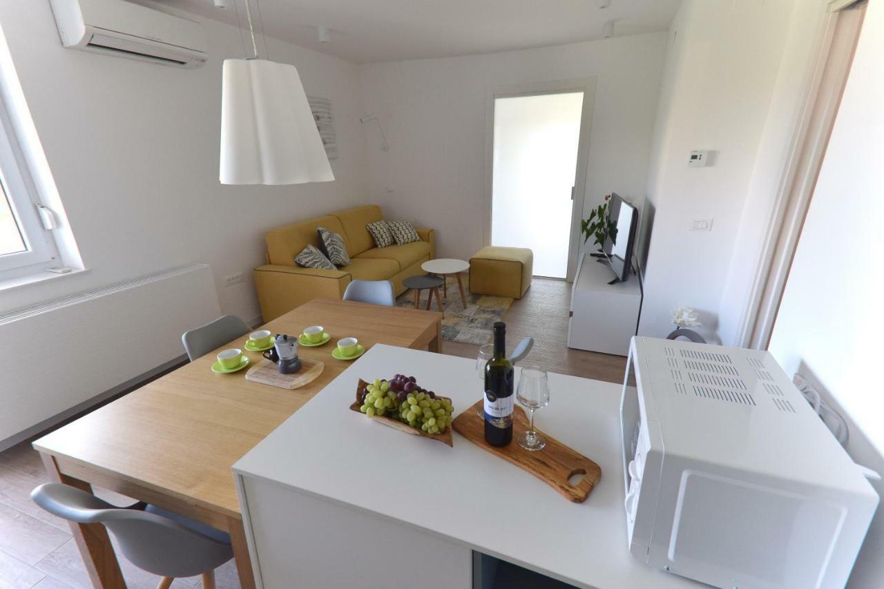 Apartment Vostan Pula Bagian luar foto