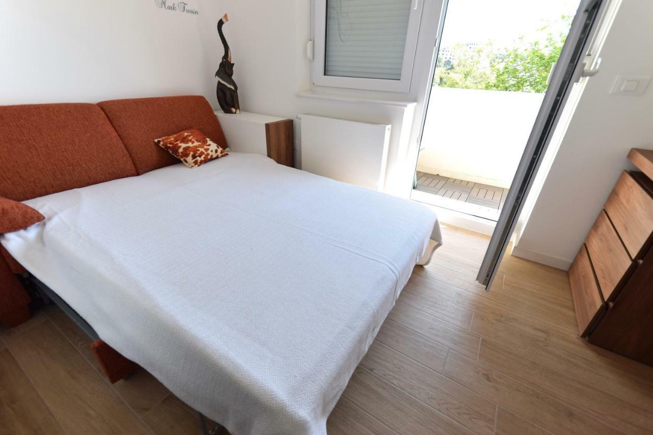 Apartment Vostan Pula Bagian luar foto